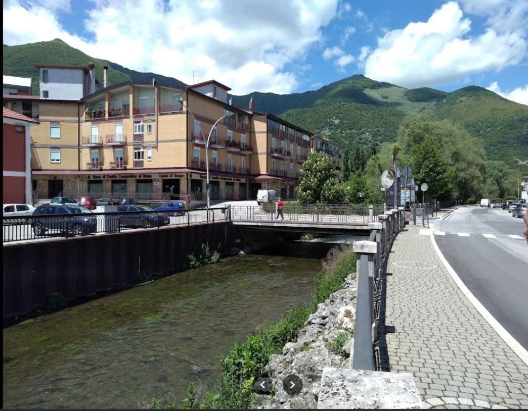 Appartamento Zia Peppa Castel Di Sangro Esterno foto